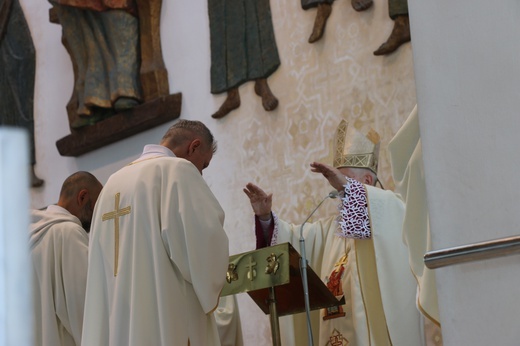 Szesnasty i siedemnasty diakon stały w archidiecezji 