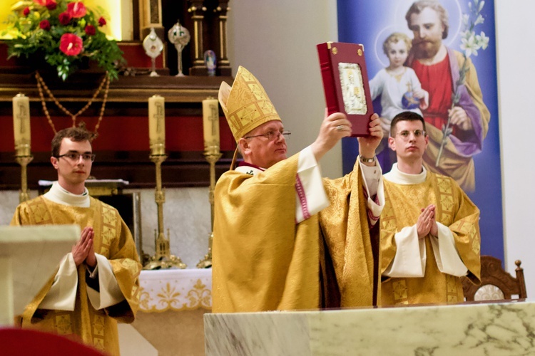 Poświęcenie kościoła w Rozogach