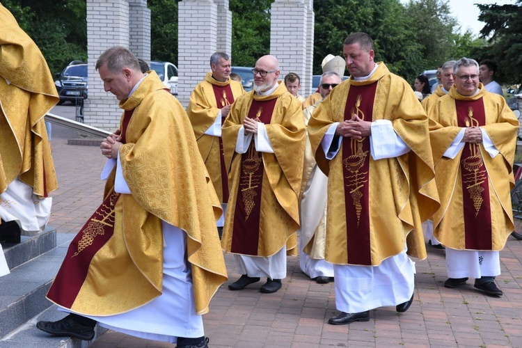 Ogłoszenie nowej parafii w Żdżarach