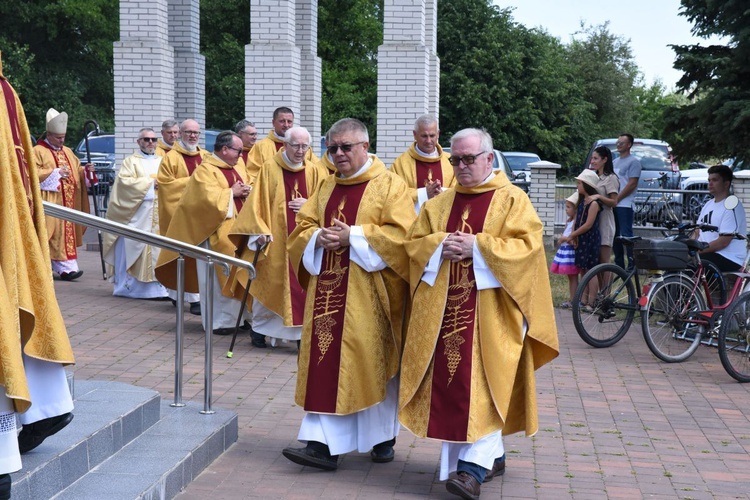 Ogłoszenie nowej parafii w Żdżarach