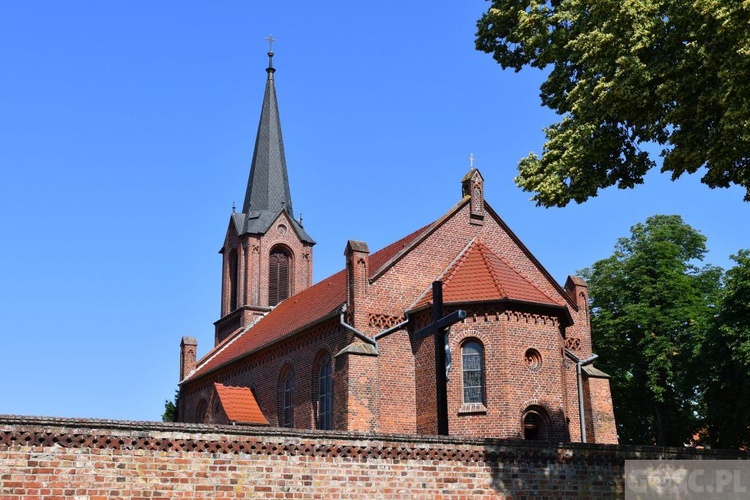 Ołtarz w Rusinowie odzyskał dawny blask