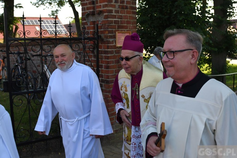 Ołtarz w Rusinowie odzyskał dawny blask
