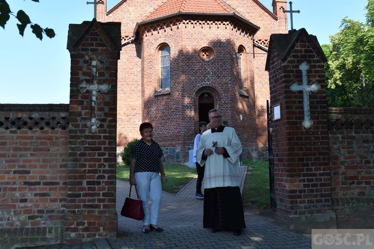 Ołtarz w Rusinowie odzyskał dawny blask