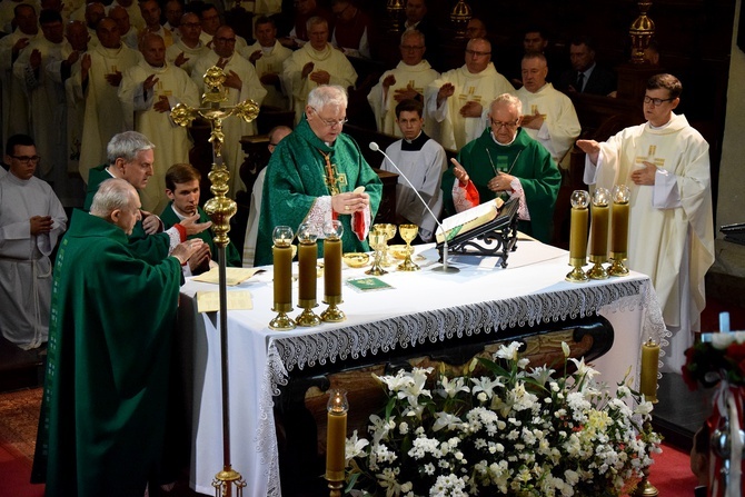 Zakończenie IV Kongresu Eucharystycznego