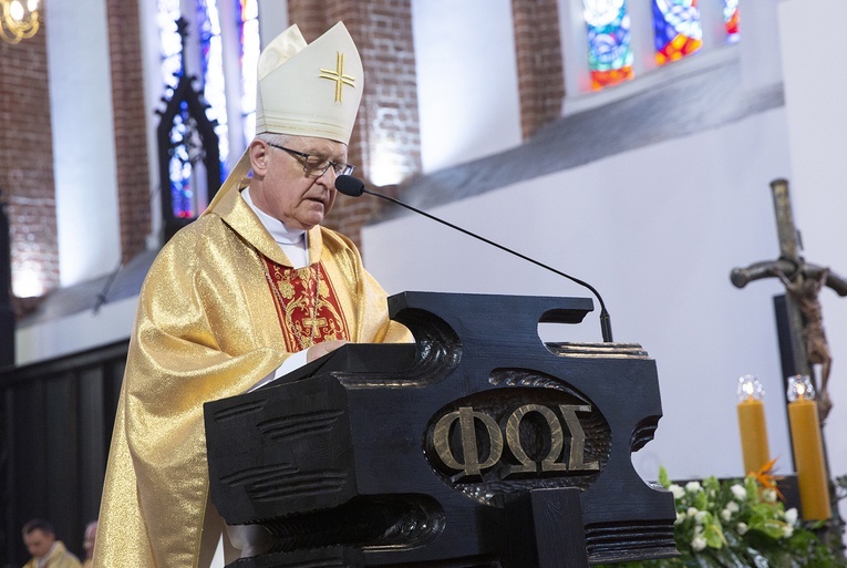 Msza św. jubileuszowa w Kołobrzegu, cz. 1