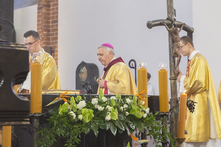 Msza św. jubileuszowa w Kołobrzegu, cz. 1