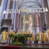 Msza św. jubileuszowa w Kołobrzegu, cz. 1