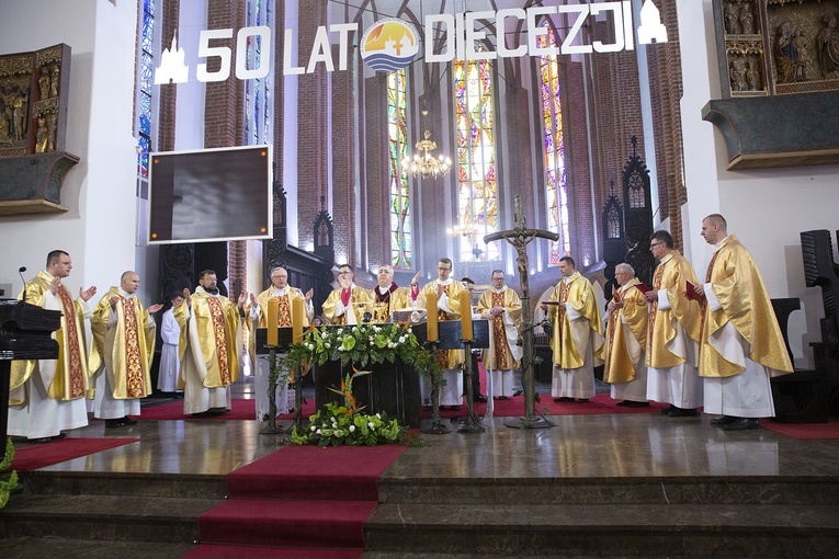 Msza św. jubileuszowa w Kołobrzegu, cz. 2