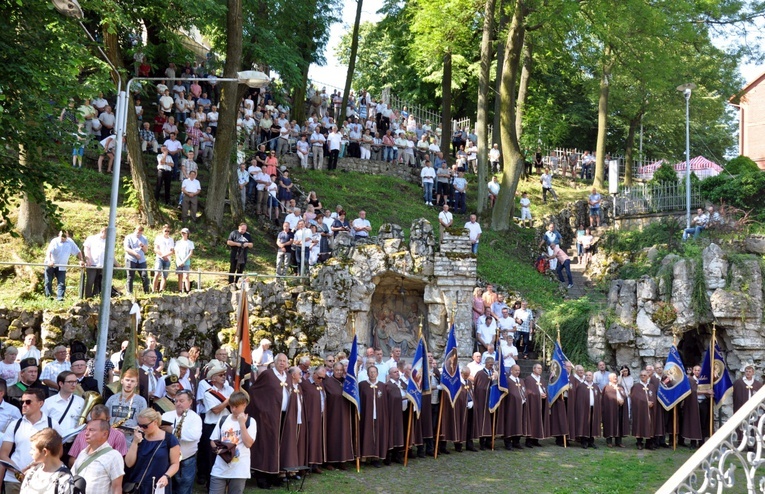 Pielgrzymka Mężczyzn i Młodzieńców na Górze Świętej Anny