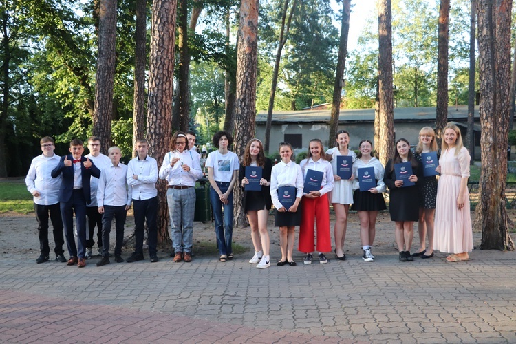 Zakończenie klas ósmych Szkoły Podstawowej w Międzyborowie