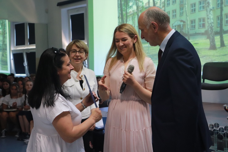 Zakończenie klas ósmych Szkoły Podstawowej w Międzyborowie