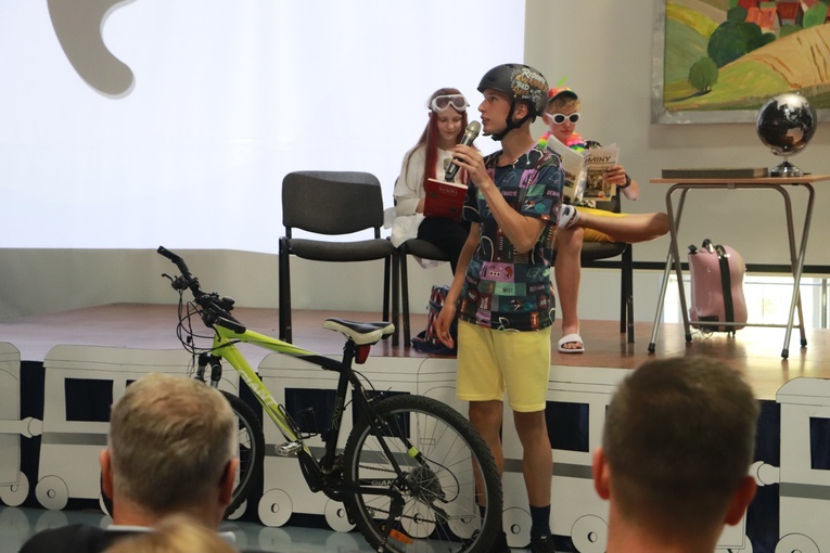 Zakończenie klas ósmych Szkoły Podstawowej w Międzyborowie