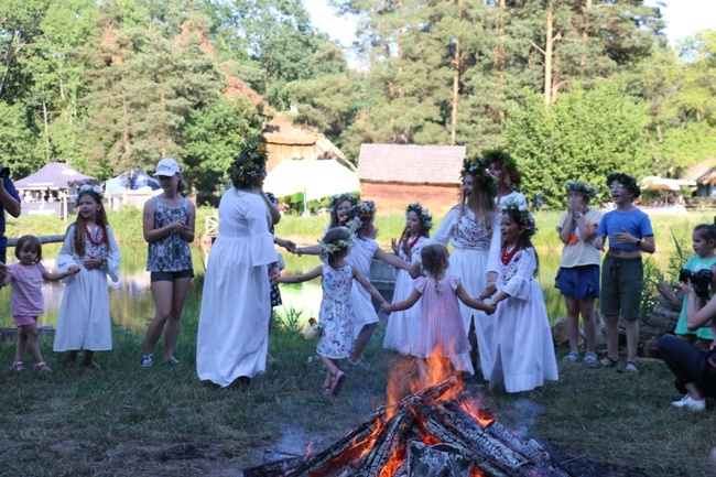 Sobótki w radomskim skansenie