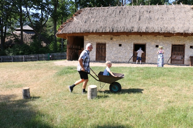 Sobótki w radomskim skansenie