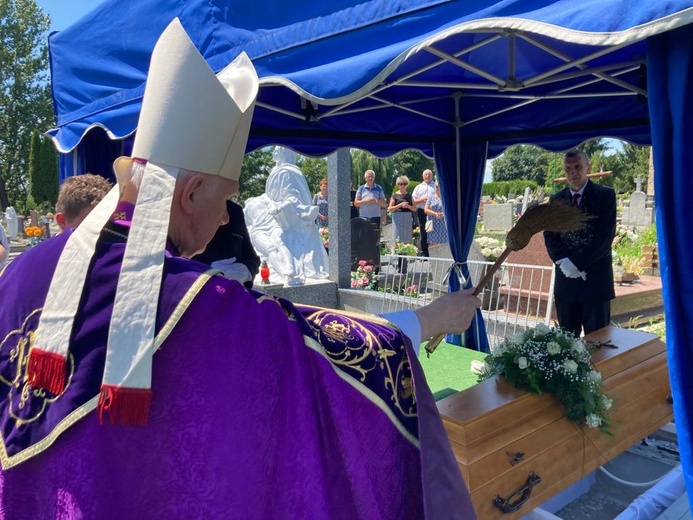 Ząbkowice Śl. Pożegnali ks. Stanisława Matuszewskiego SAC