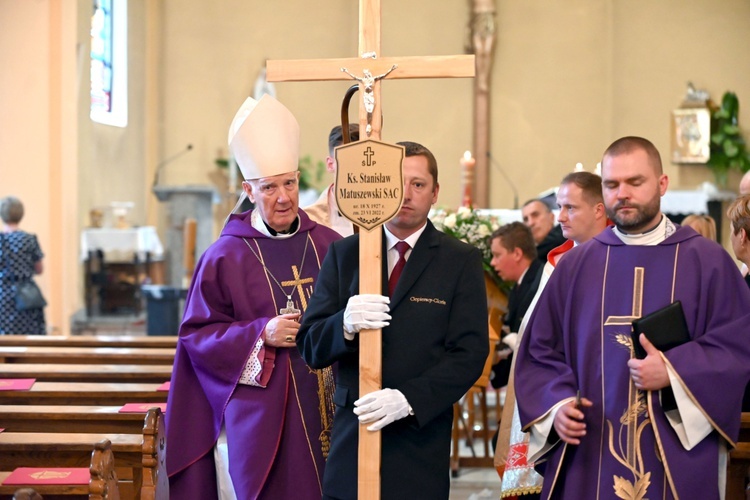 Ząbkowice Śl. Pożegnali ks. Stanisława Matuszewskiego SAC