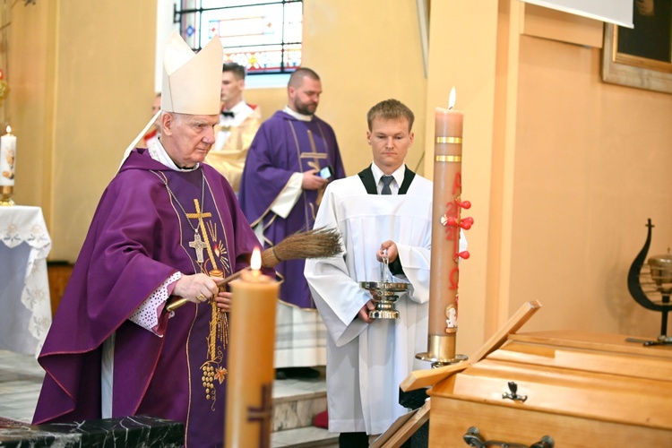 Ząbkowice Śl. Pożegnali ks. Stanisława Matuszewskiego SAC