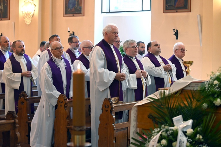 Ząbkowice Śl. Pożegnali ks. Stanisława Matuszewskiego SAC