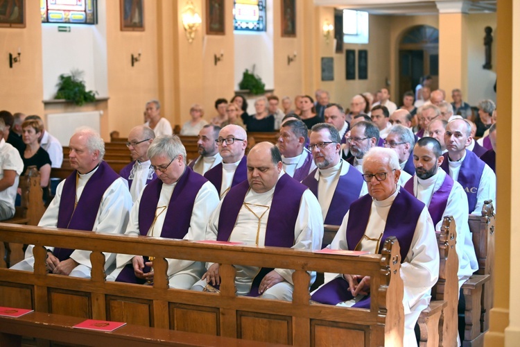 Ząbkowice Śl. Pożegnali ks. Stanisława Matuszewskiego SAC