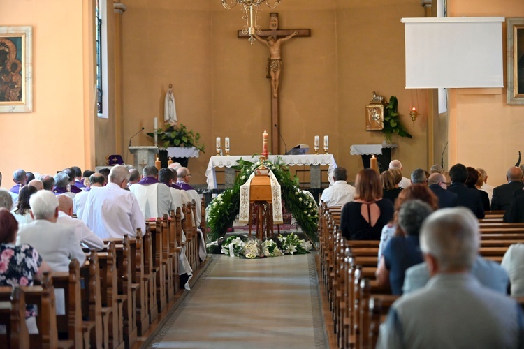 Ząbkowice Śl. Pożegnali ks. Stanisława Matuszewskiego SAC