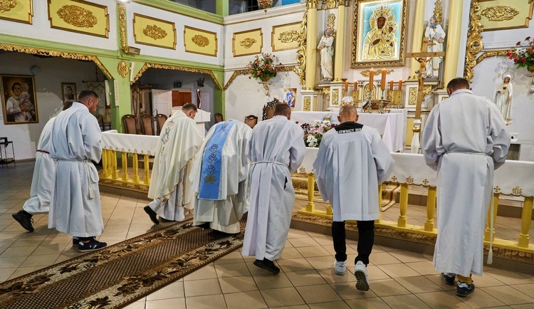 Z Bartnicy do Głuszycy. Pokutna procesja i noc walki za Polskę