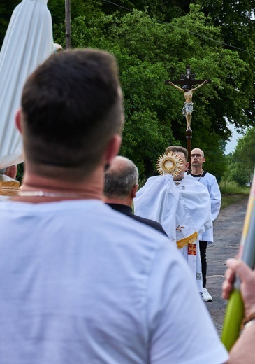 Z Bartnicy do Głuszycy. Pokutna procesja i noc walki za Polskę