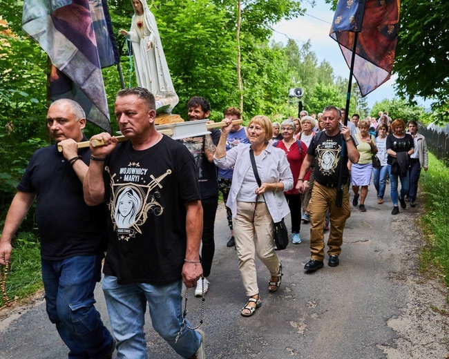 Z Bartnicy do Głuszycy. Pokutna procesja i noc walki za Polskę