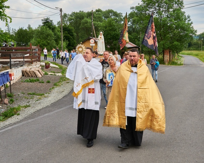 Z Bartnicy do Głuszycy. Pokutna procesja i noc walki za Polskę