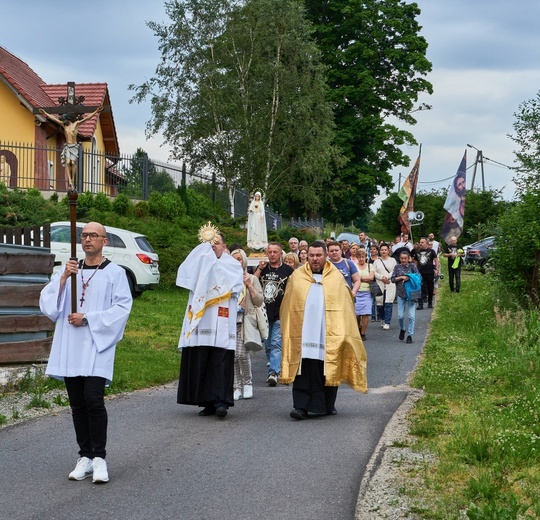 Z Bartnicy do Głuszycy. Pokutna procesja i noc walki za Polskę