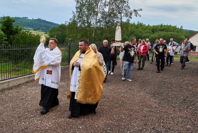 Z Bartnicy do Głuszycy. Pokutna procesja i noc walki za Polskę