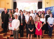 ▲	Laureaci i organizatorzy przedsięwzięcia.