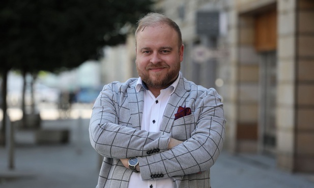 Rzecznik MSZ: Usunięcie polskich flag z cmentarza w Katyniu to mordowanie pamięci żołnierzy