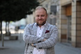 Rzecznik MSZ: Usunięcie polskich flag z cmentarza w Katyniu to mordowanie pamięci żołnierzy