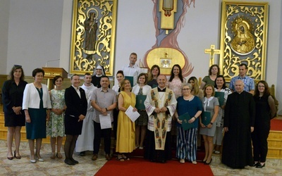 Wspólna fotografia z bp. Markiem Solarczykiem.