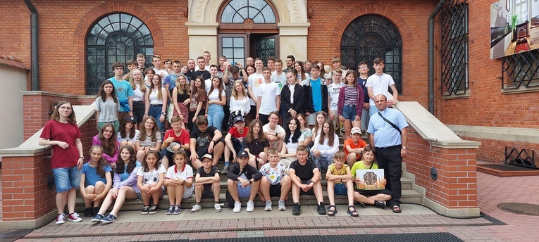 Pierwszego dnia rekolekcji młodzież i dzieci odwiedzili m.in. sanktuarium w Krakowie-Łagiewnikach.