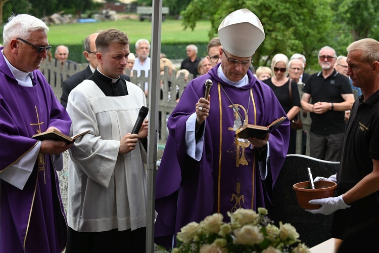 Byczeń. Pogrzeb ks. Władysława Wichrowicza