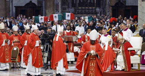 Papież ogłosił List apostolski o liturgii:  Trzeba dbać o ars celebrandi – sztukę celebracji