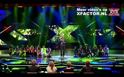 X FACTOR 2011 - LIVESHOW 2 - R.Kelly ft. X FACTOR - I Believe I Can Fly