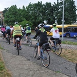 Głogów. Pątnicy na rowerach zmierzają na Jasną Górę