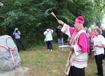 Bałdy. Osłonięto głaz upamiętniający bp. Józefa Geritza