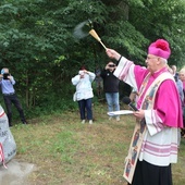 Bałdy. Osłonięto głaz upamiętniający bp. Józefa Geritza