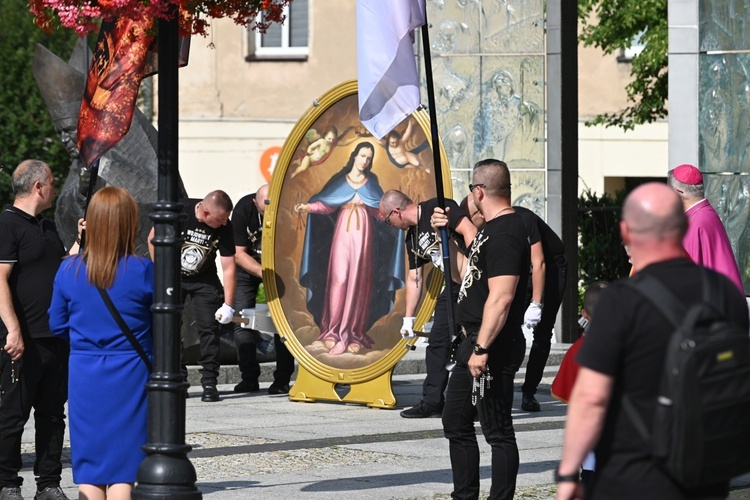 Świdnica. Rozpoczęcie peregrynacji obrazu MB Łaskawej Strażniczki Polski