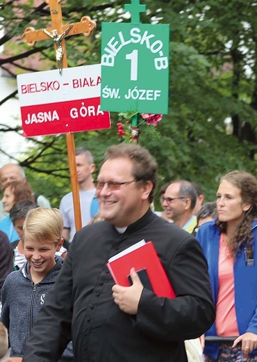 ▲	Pątnicy z ks. Korycińskim wyjdą na szlak pod patronatem świętego arcybiskupa.