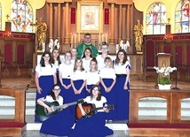 Adonai w parafii  św. Tomasza Apostoła posługuje nieprzerwanie od początku istnienia.  Zespołu nie powstrzymała nawet pandemia.