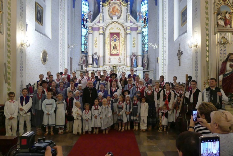 Rajcza przyjęła relikwie Prymasa Tysiąclecia oraz kapelana Solidarności