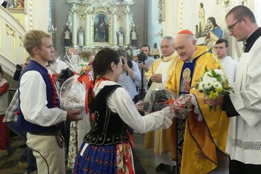 Rajcza przyjęła relikwie Prymasa Tysiąclecia oraz kapelana Solidarności