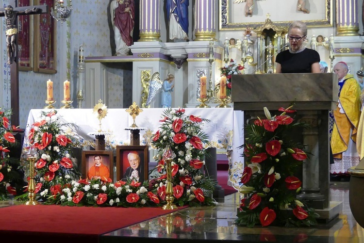 Rajcza przyjęła relikwie Prymasa Tysiąclecia oraz kapelana Solidarności