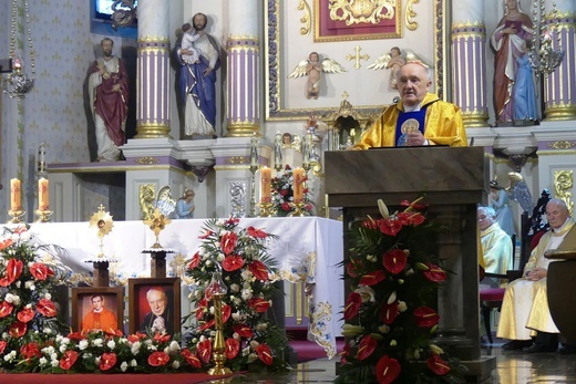 Rajcza przyjęła relikwie Prymasa Tysiąclecia oraz kapelana Solidarności