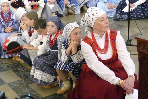 Rajcza przyjęła relikwie Prymasa Tysiąclecia oraz kapelana Solidarności