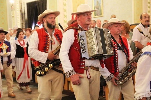 Rajcza przyjęła relikwie Prymasa Tysiąclecia oraz kapelana Solidarności